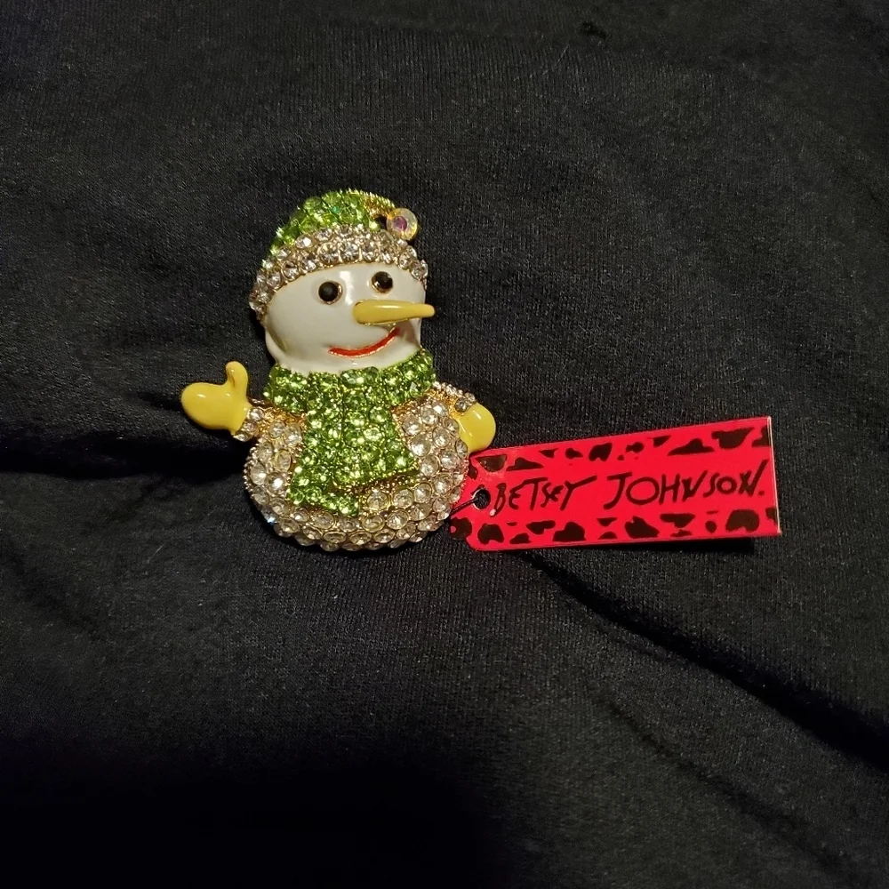 Snowman Brooch in Green
